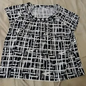Black and white pattern blouse w built in necklace